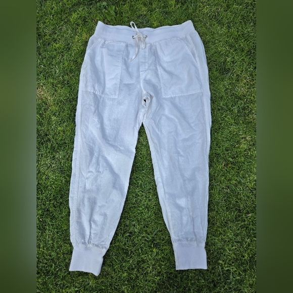 GAP Pants - GAP Classic White Ribbed Pants Size M
